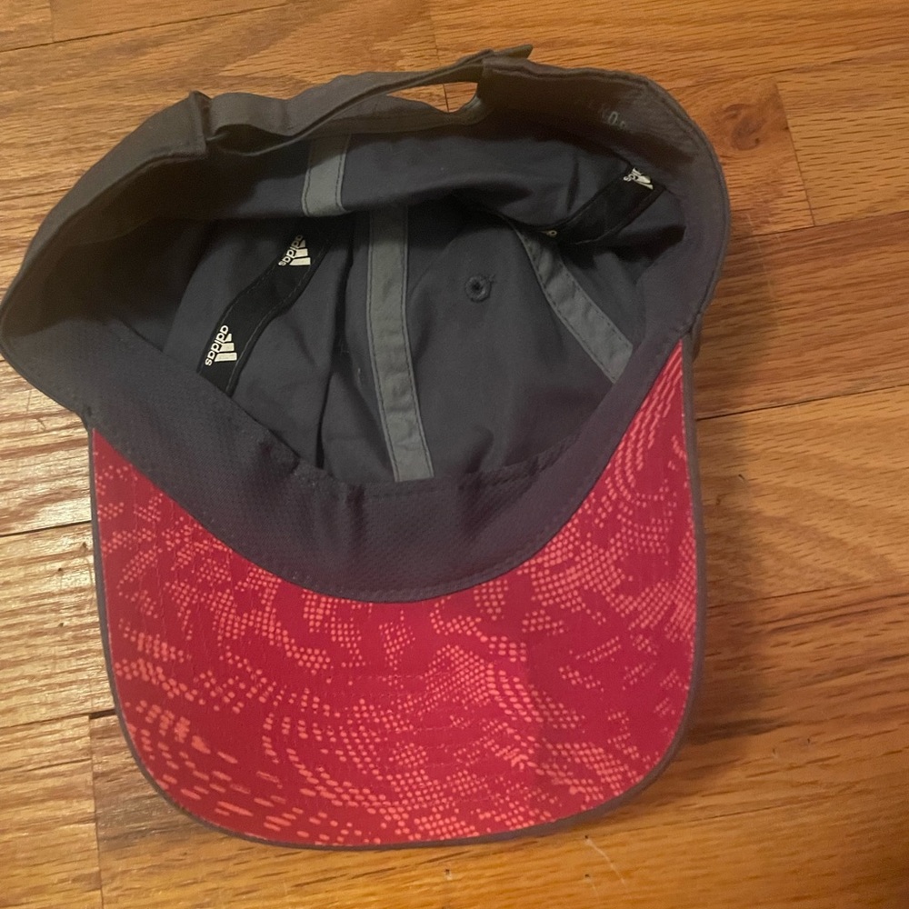 Adidas hat - Picture 2 of 2